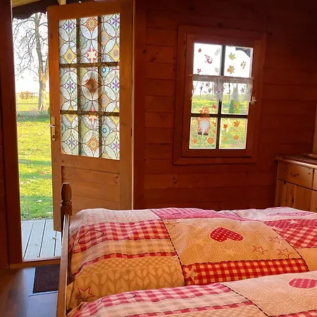 Kamp alanı Schlafkota Vom Friesenhof Wieratal *